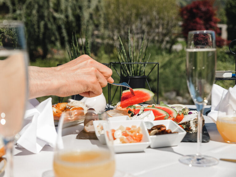 Obstfrühstück im Gastgarten