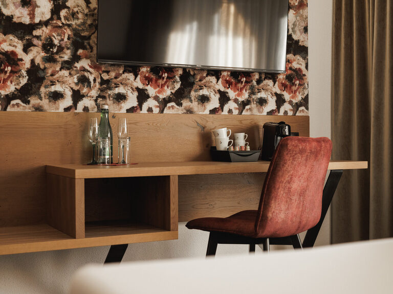 Komfortzimmer Zum Spieljoch - Detailaufnahme des Schreibtischs