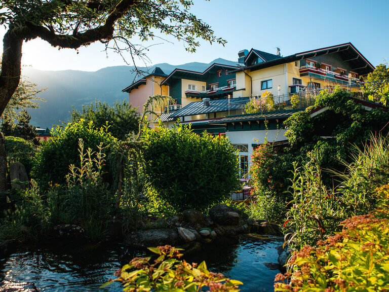 Romantikpark mit Teich