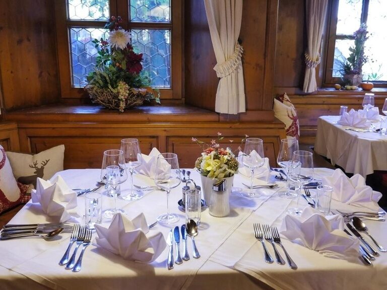 Gedeckter Tisch in der Stube